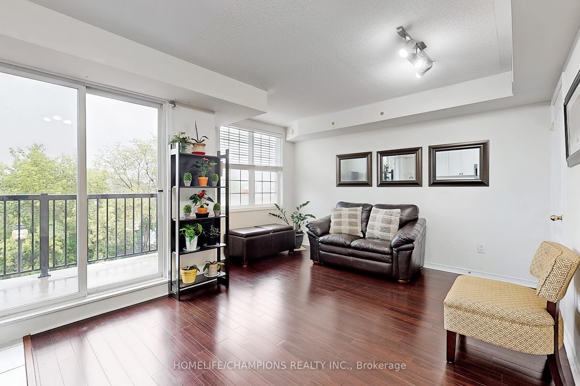 2 Bedrooms Condo at 35 Strangford, Toronto For sale
