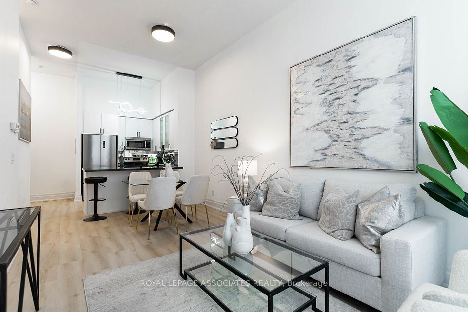 #101 - 111 Upper Duke Crescent, Markham, ON L6G 0C8
