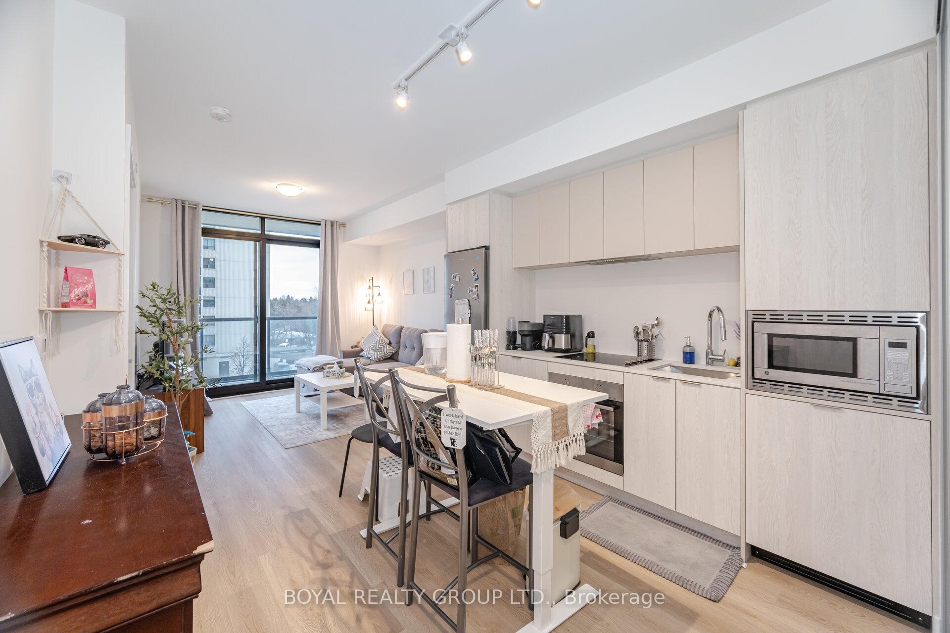 2 Bedrooms Condo at 86 Dundas, Mississauga For sale