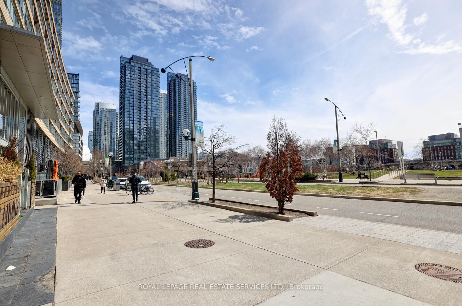 1 Bedroom Condo at 15 Iceboat,  Toronto For sale