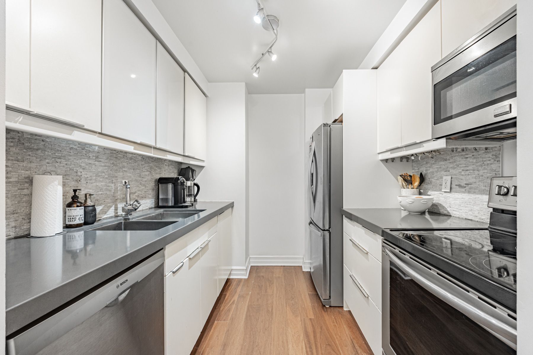 5 Rosehill Avenue 910