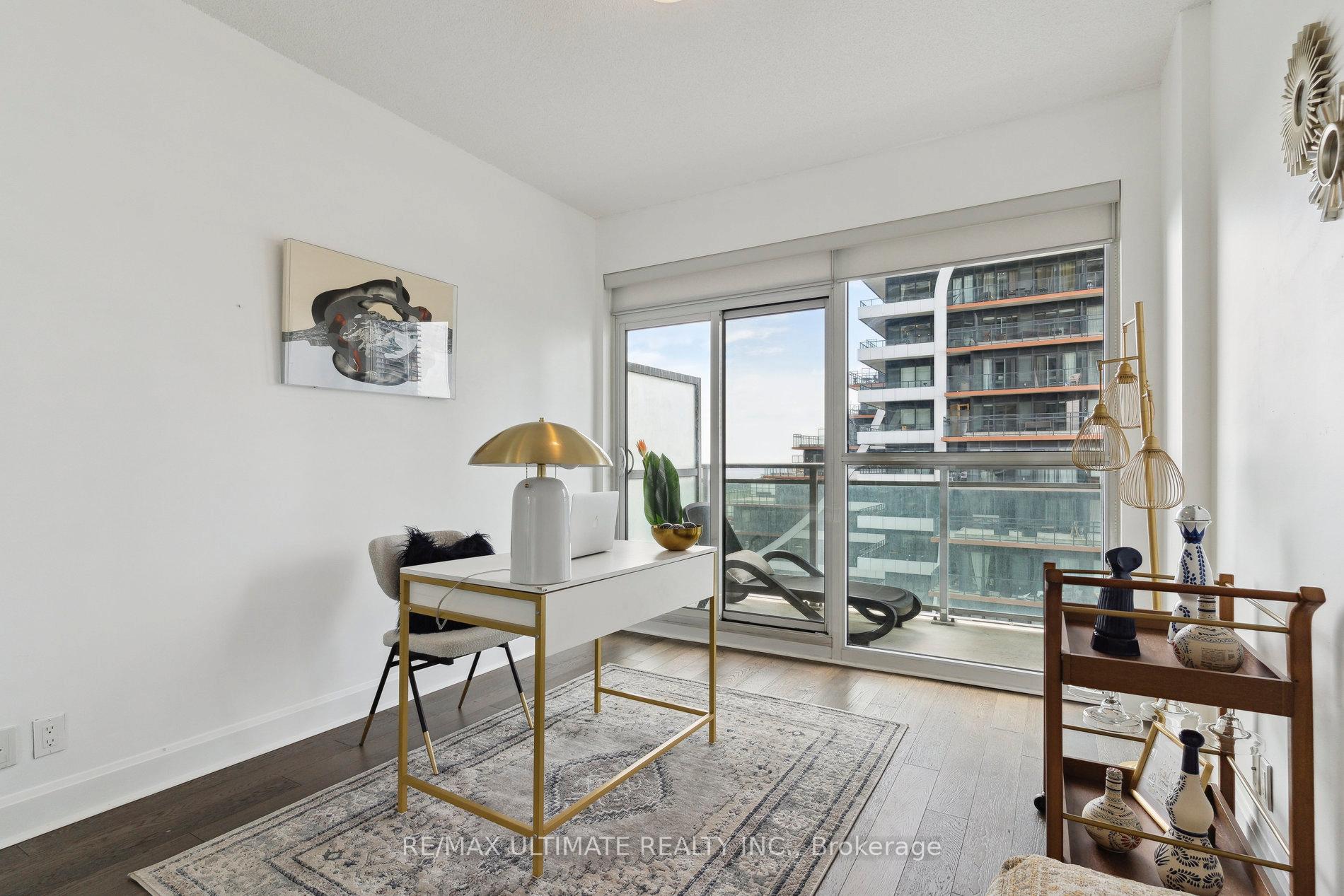 2 Bedrooms Condo at 33 Shore Breeze, Toronto For sale