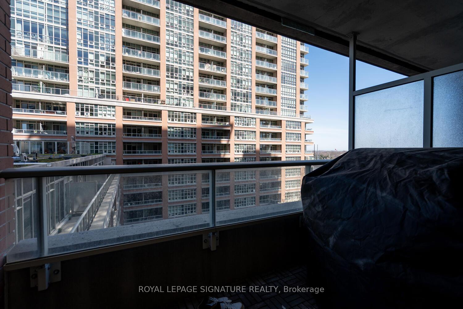 2 Bedrooms Condo at 75 East Liberty, Toronto For sale