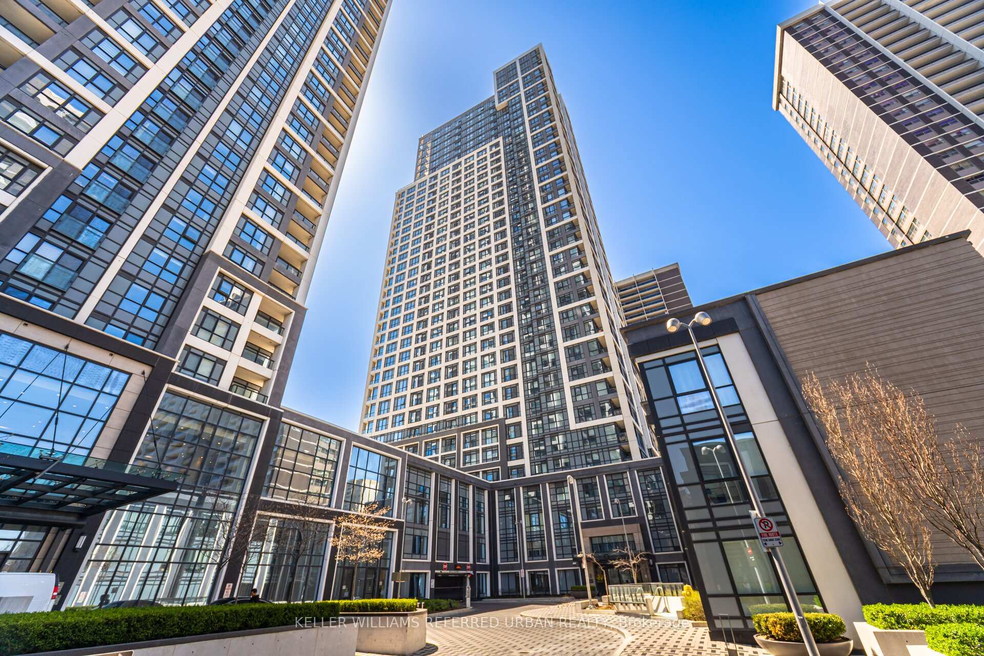 2 Bedrooms Condo at 9 Mabelle, Toronto For sale