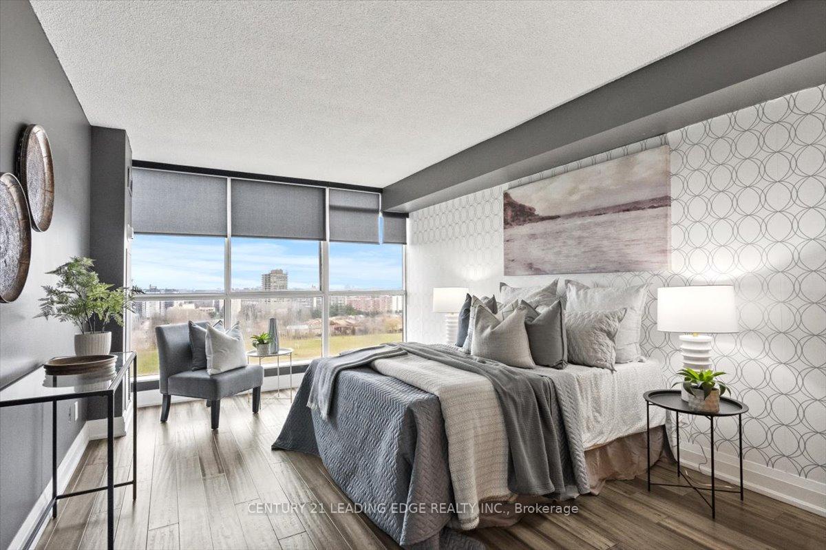 3 Bedrooms Condo at 131 TORRESDALE,  Toronto For sale