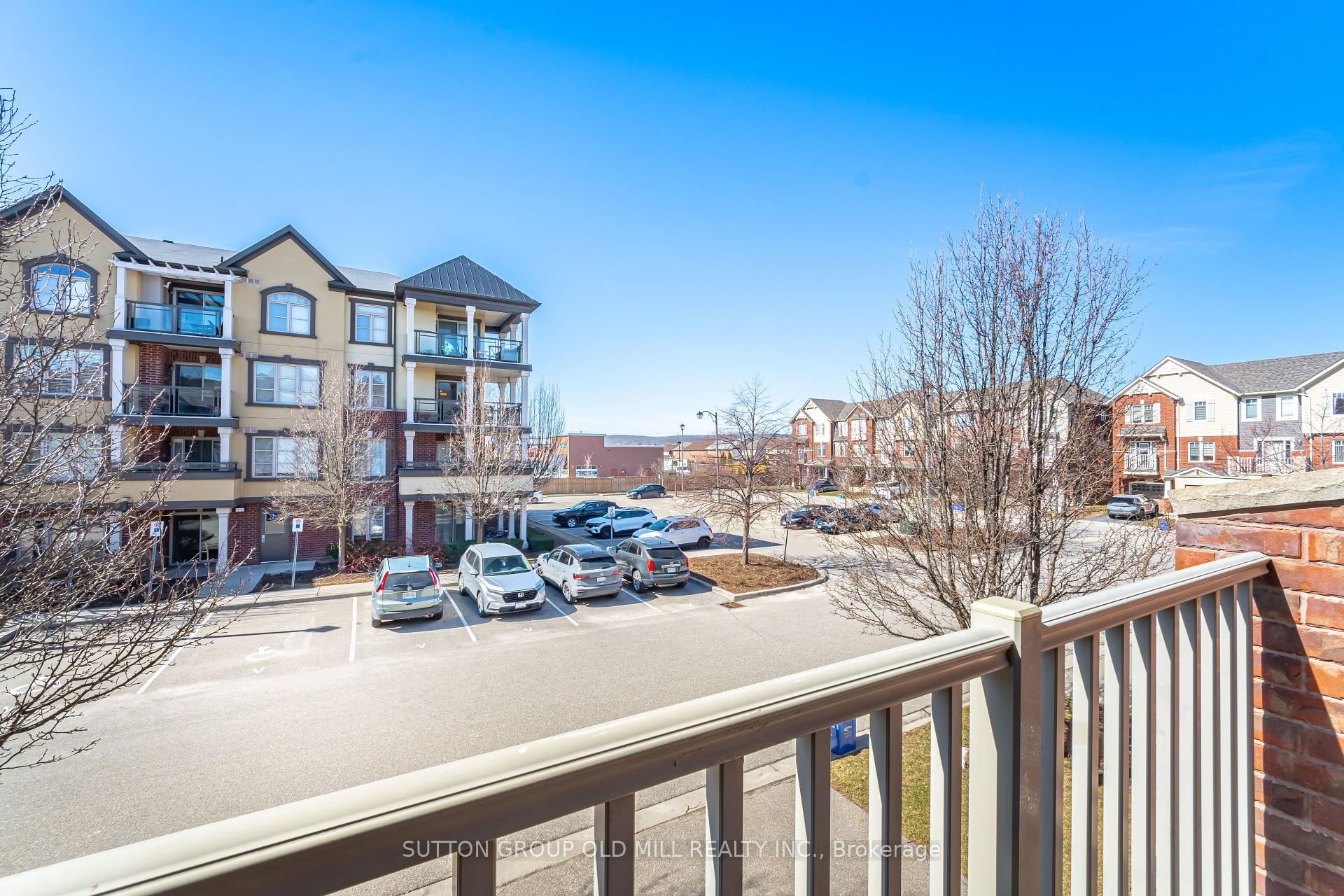 2 Bedrooms Condo at 3050 Rotary,  Burlington For sale