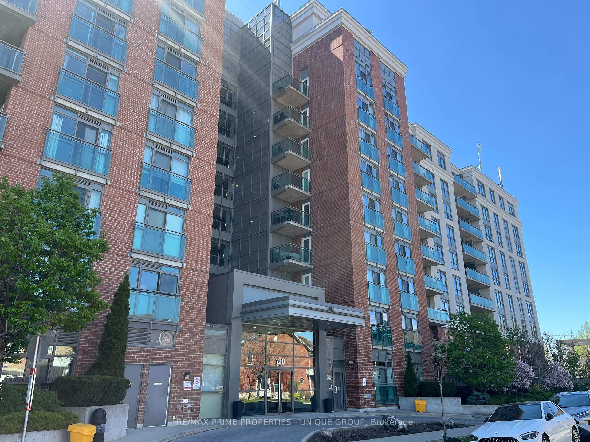 2 Bedrooms Condo at 120 Dallimore, Toronto For sale
