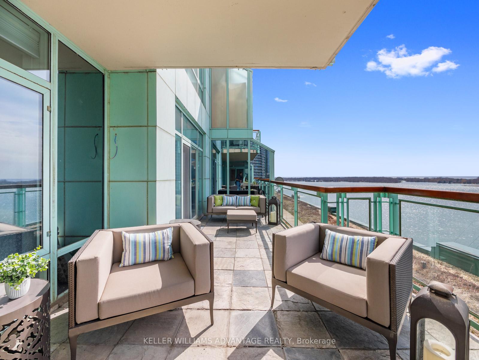 5 Bedrooms Condo at 211 Queens, Toronto For sale