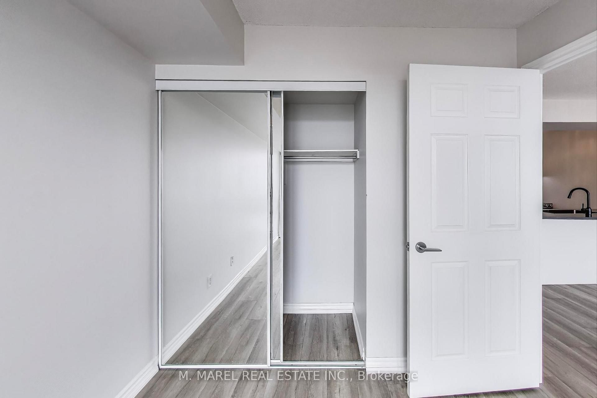1 Bedroom Condo at 2365 Central Park,  Oakville For sale