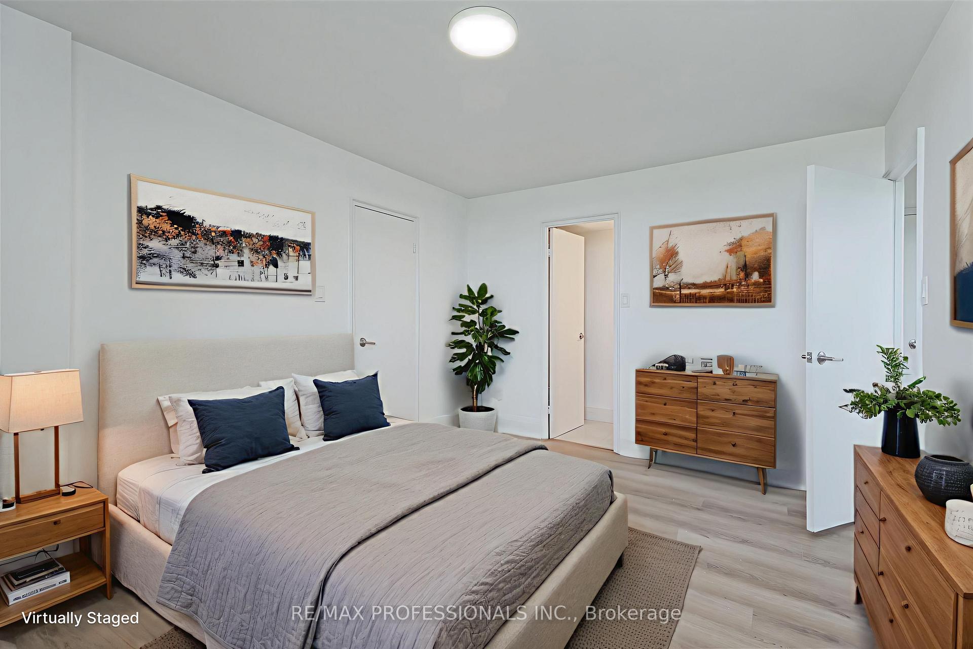 3 Bedrooms Condo at 11 Neilson, Toronto For sale