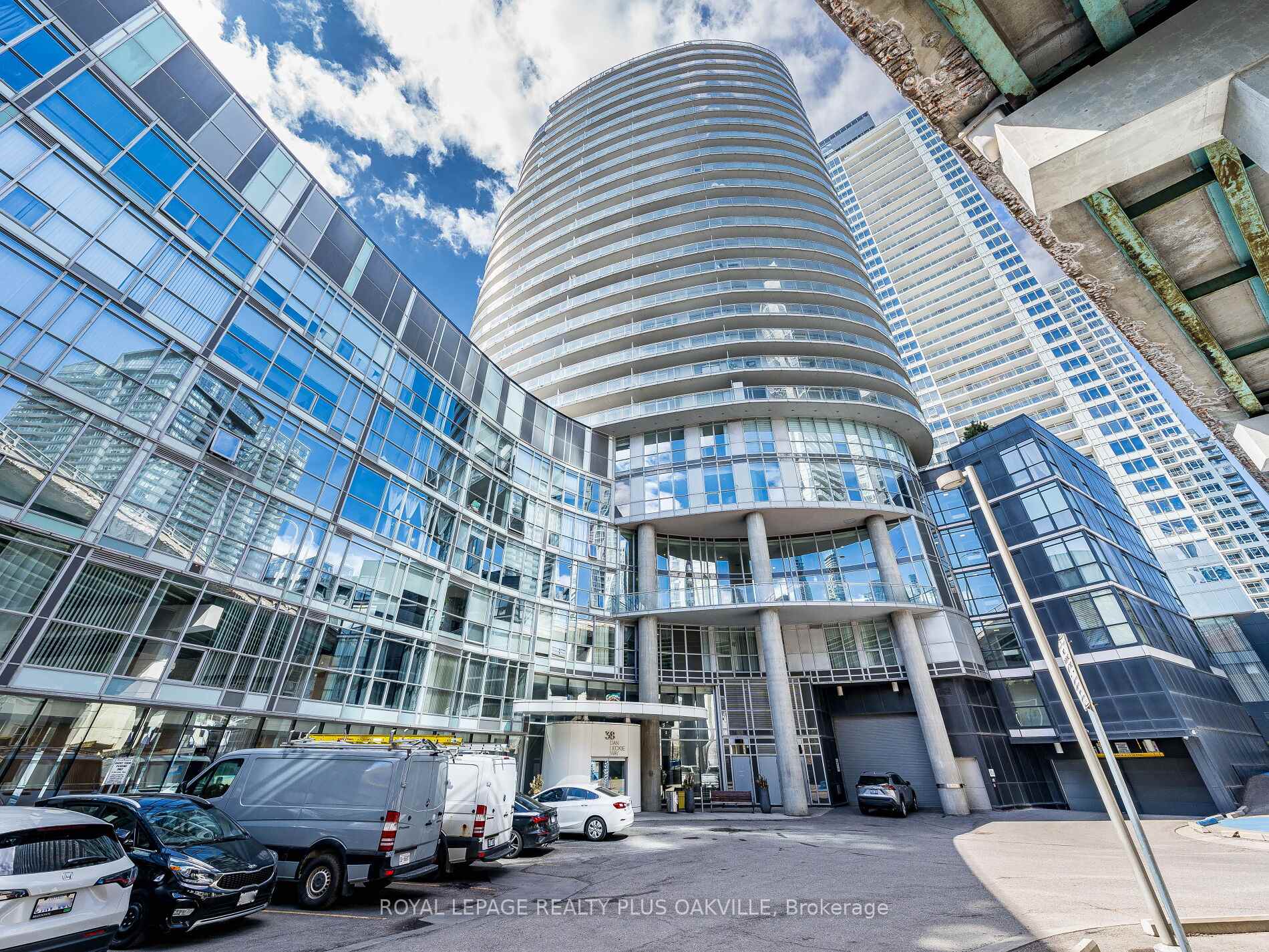 2 Bedrooms Condo at 38 Dan Leckie, Toronto For sale