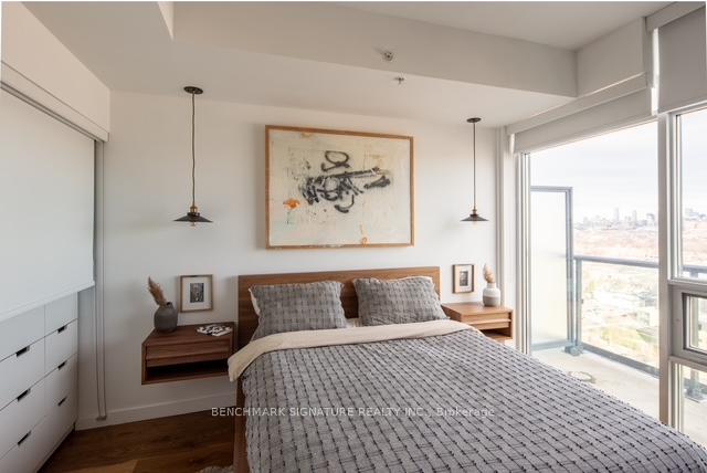 2 Bedrooms Condo at 36 Lisgar, Toronto For sale