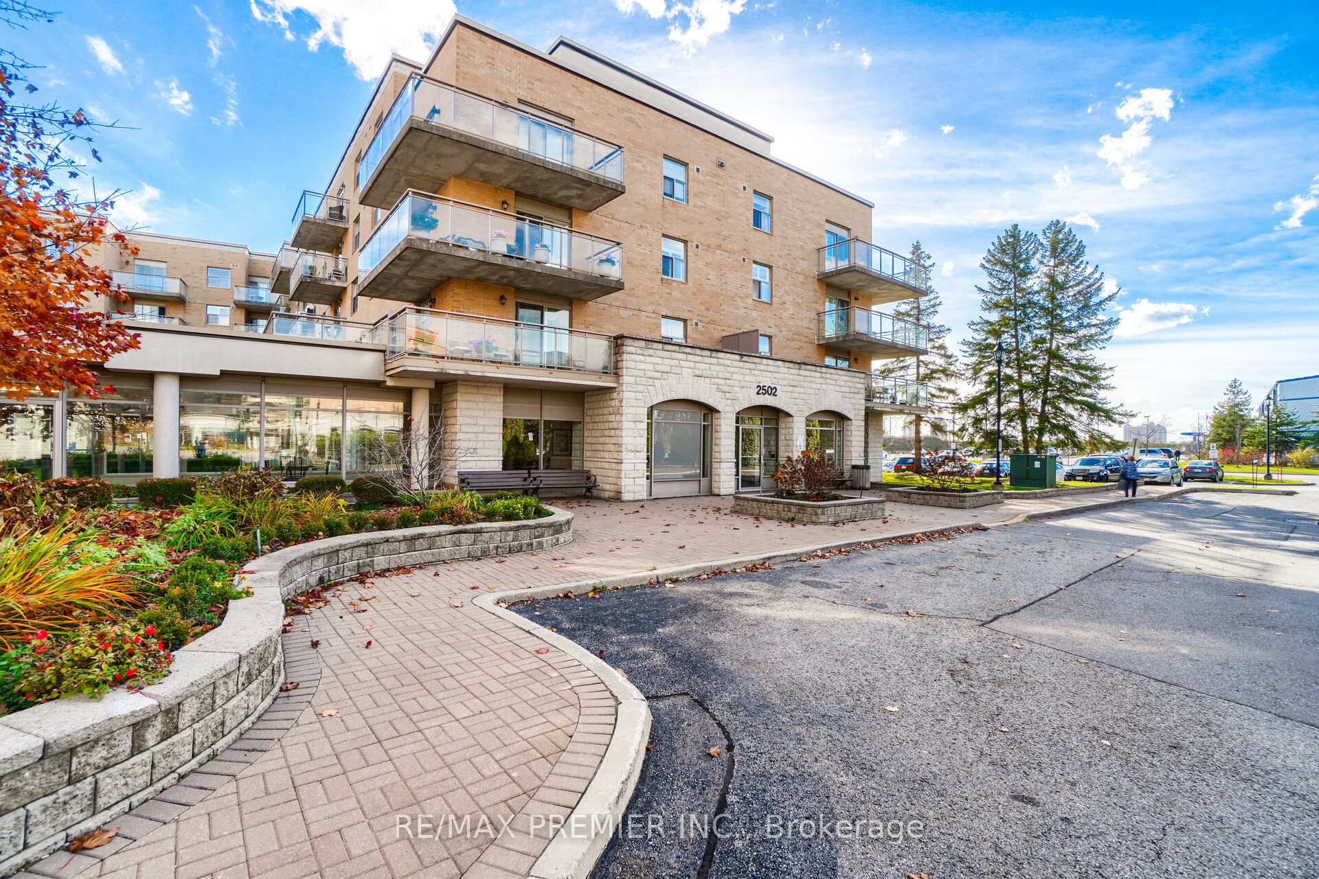 1 Bedroom Condo at 2502 Rutherford,  Vaughan For sale