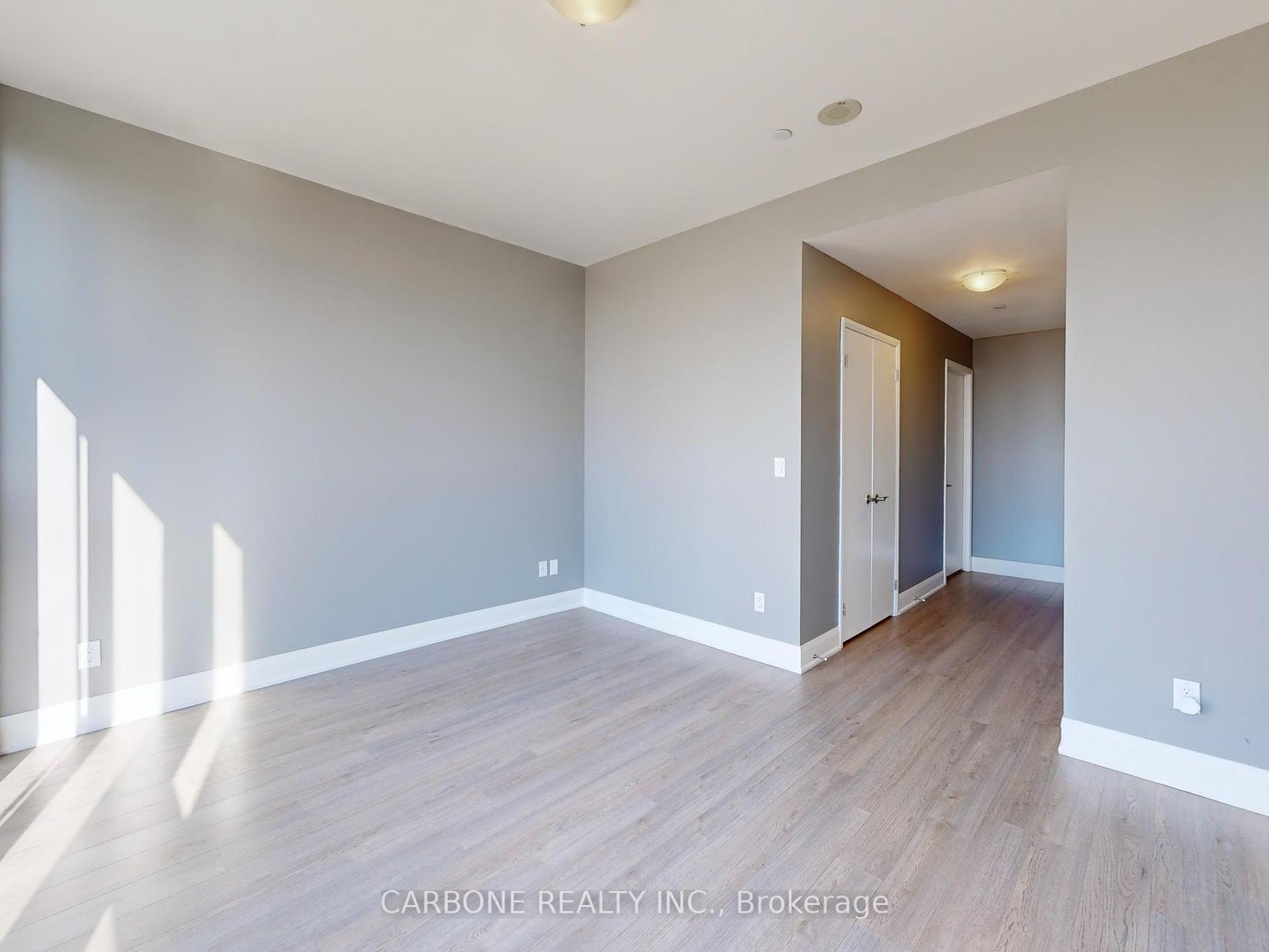 3 Bedrooms Condo at 2900 Hwy 7, Vaughan For sale