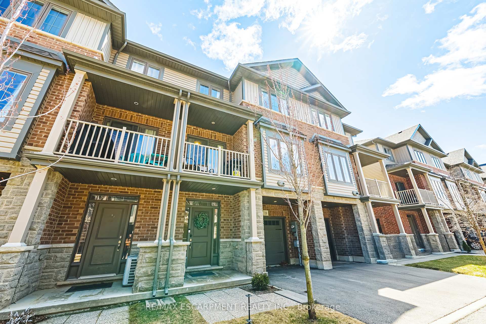 2 Bedrooms Condo at 18 Ridgeside,  Hamilton For sale