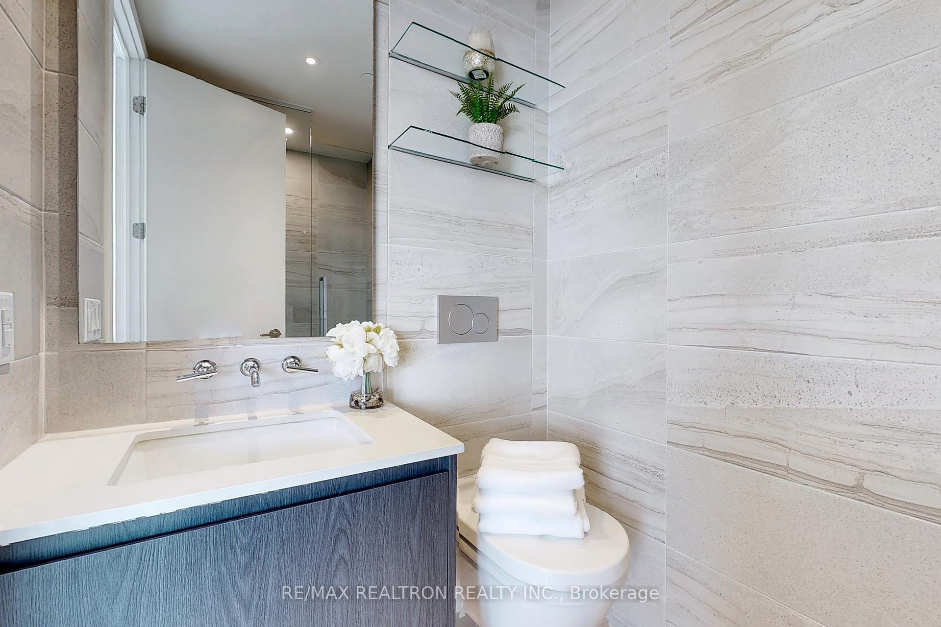 2 Bedrooms Condo at 81 Wellesley, Toronto For sale