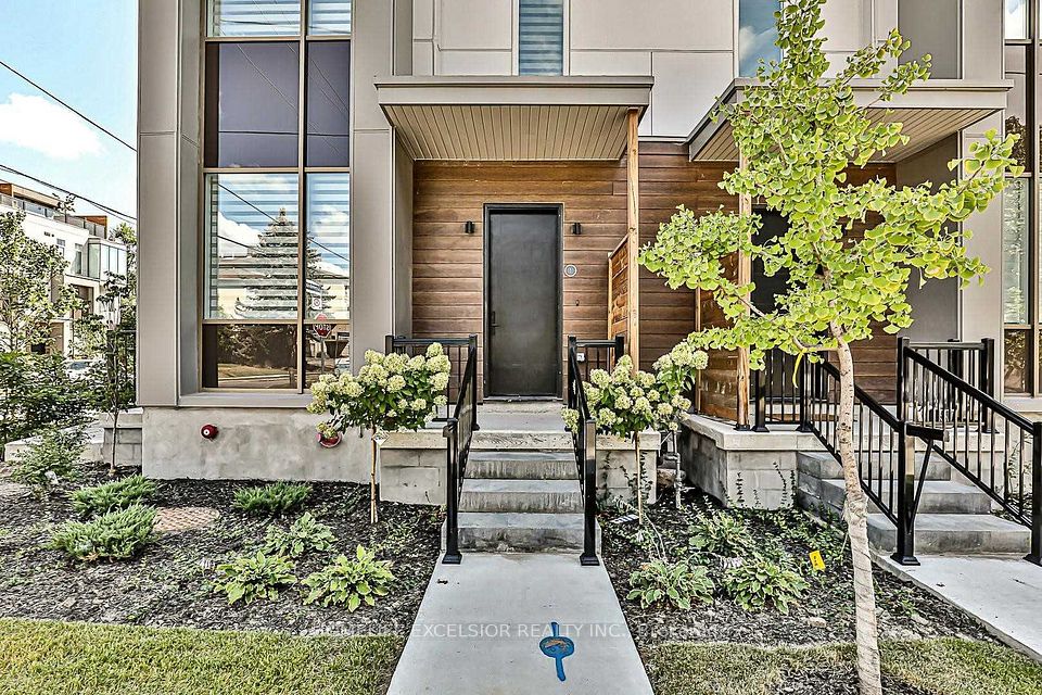 18 GREENBRIAR