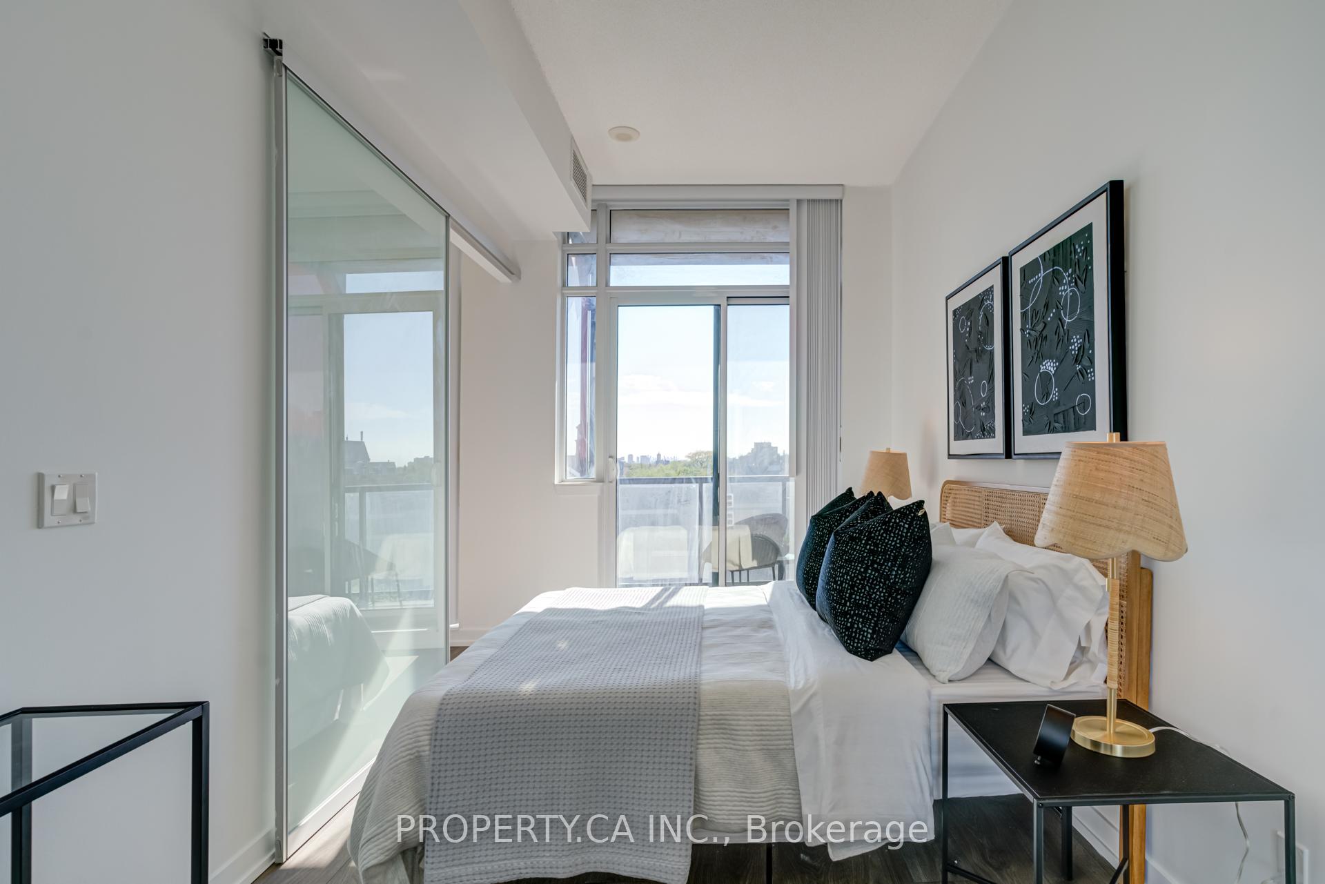 2 Bedrooms Condo at 297 College, Toronto For sale