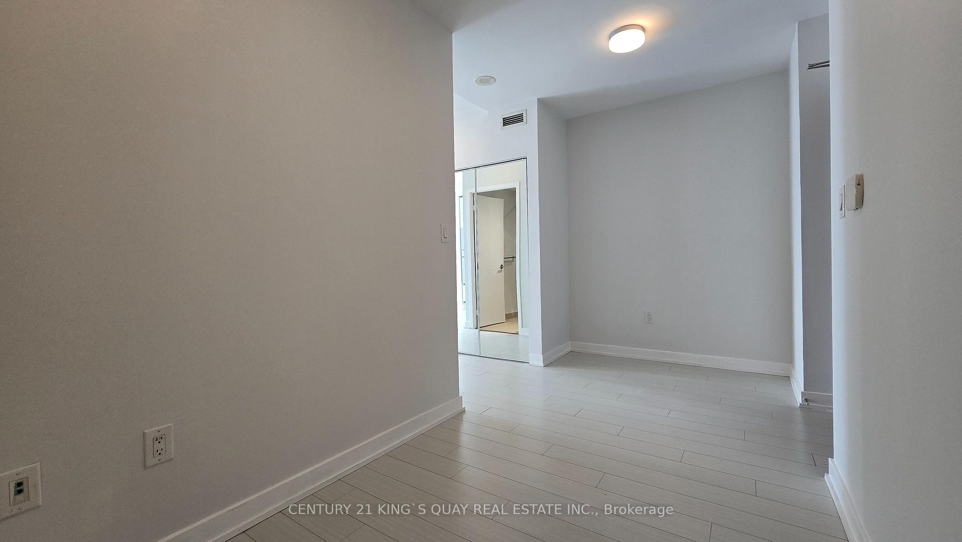 2 Bedrooms Condo at 21 Iceboat, Toronto For sale