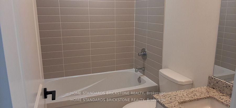 2 Bedrooms Condo at 335 wheat boom, Oakville For sale