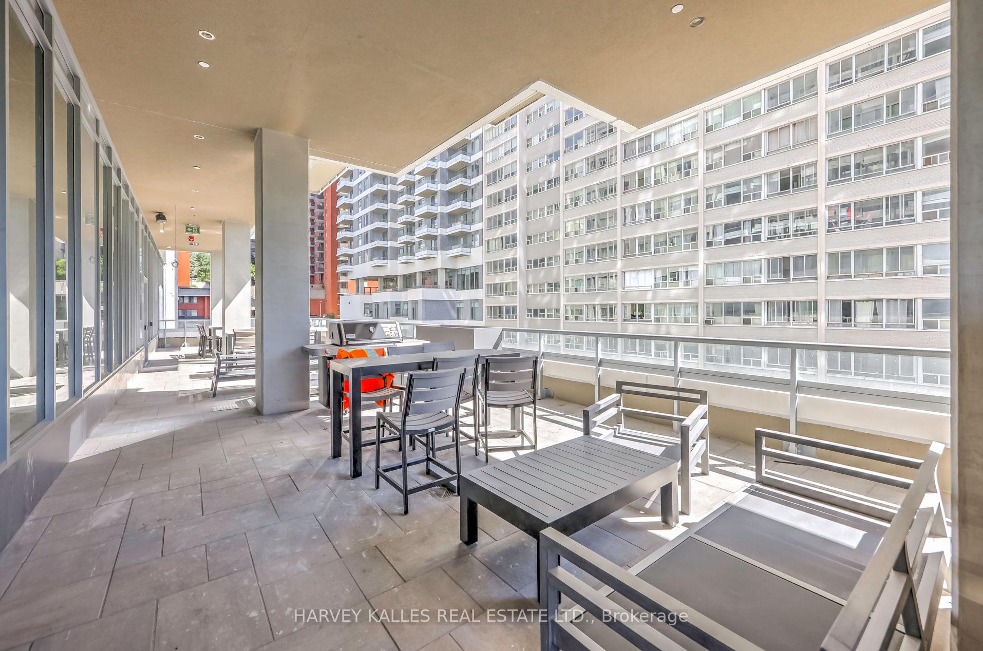 4 Bedrooms Condo at 25 Holly, Toronto For sale