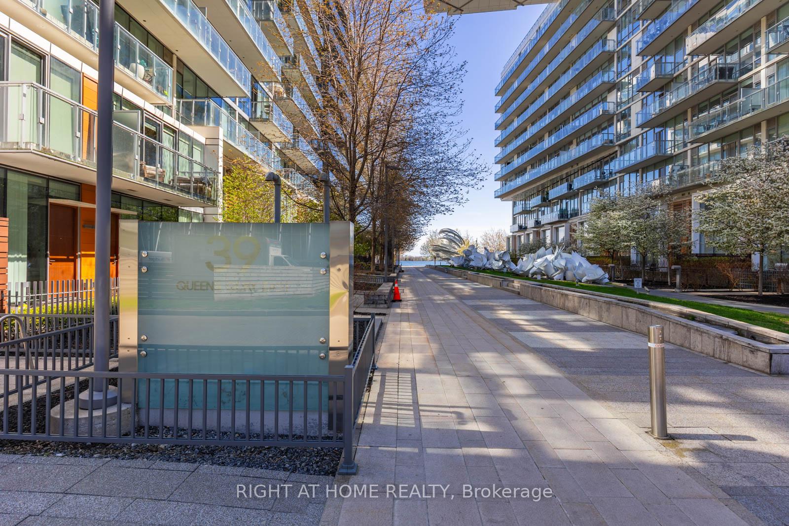 2 Bedrooms Condo at 39 Queens, Toronto For sale
