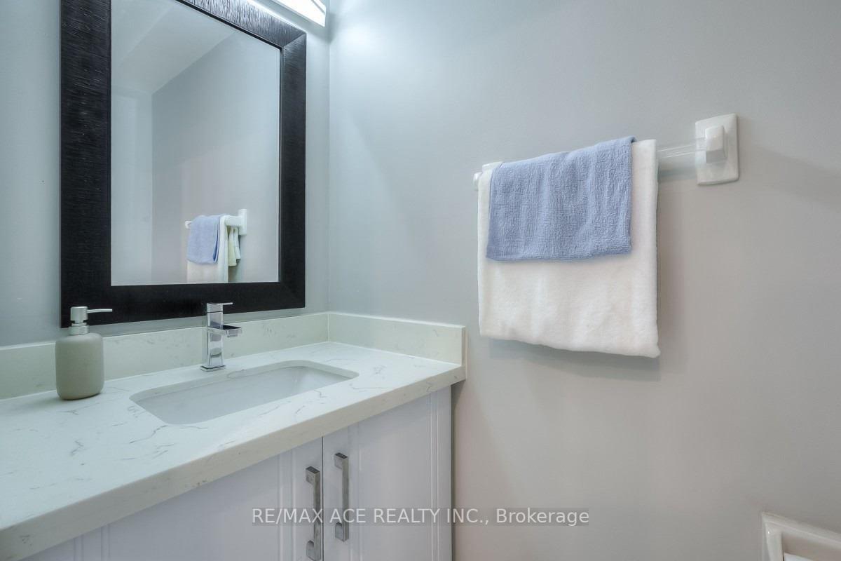 4 Bedrooms Condo at 2472 Eglinton, Toronto For sale