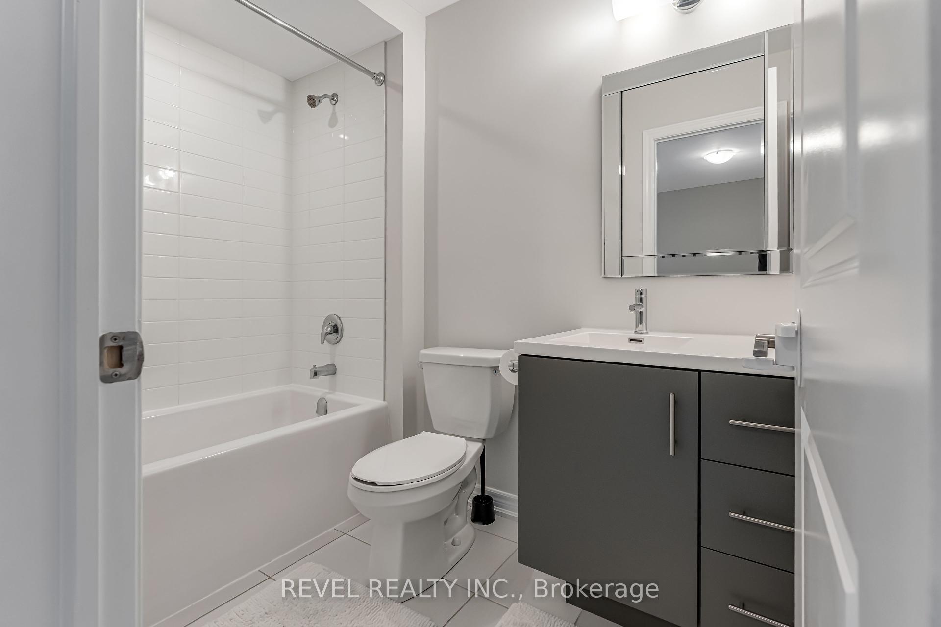3 Bedrooms Condo at 288 Glover, Hamilton For sale