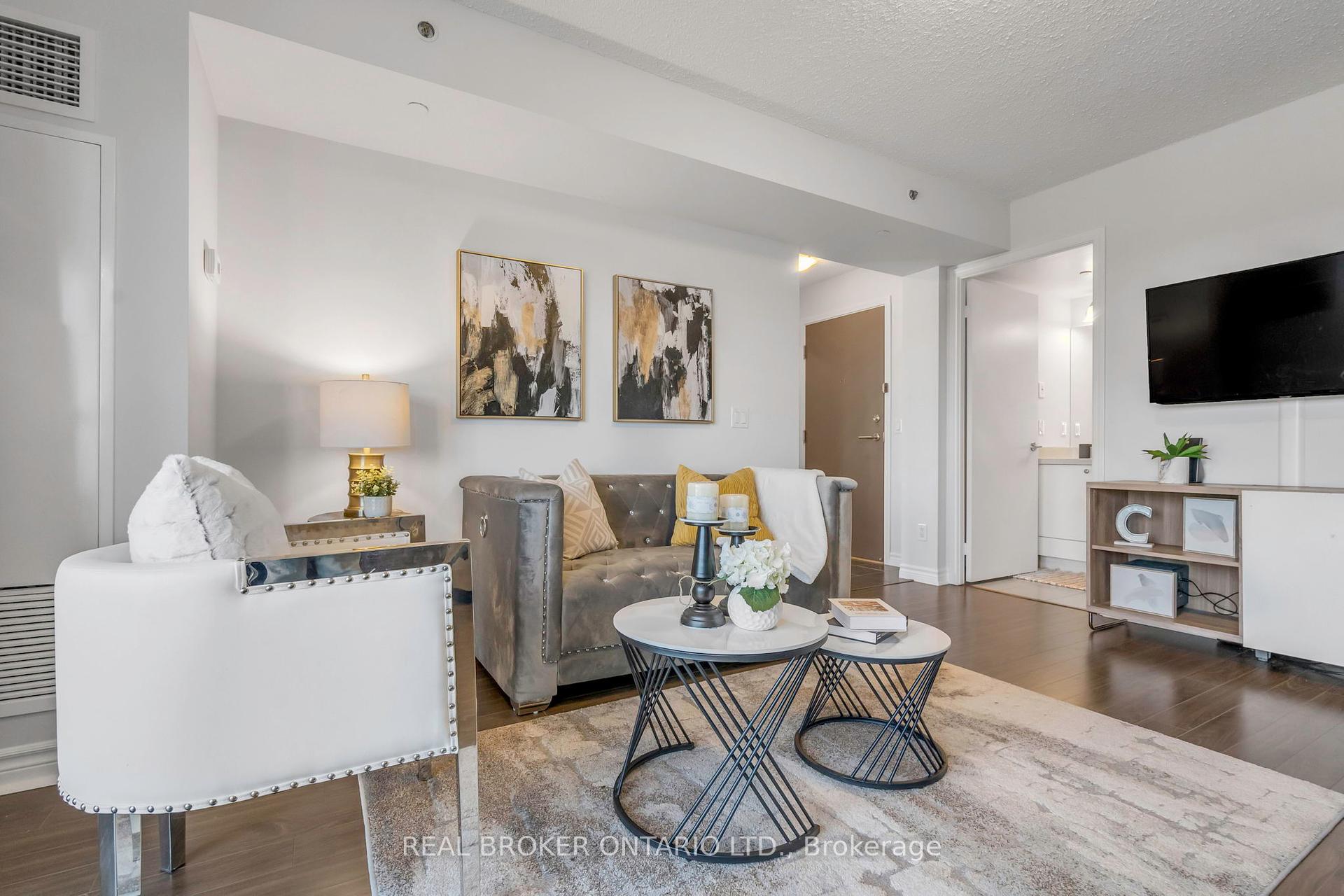1 Bedroom Condo at 35 Saranac, Toronto For sale