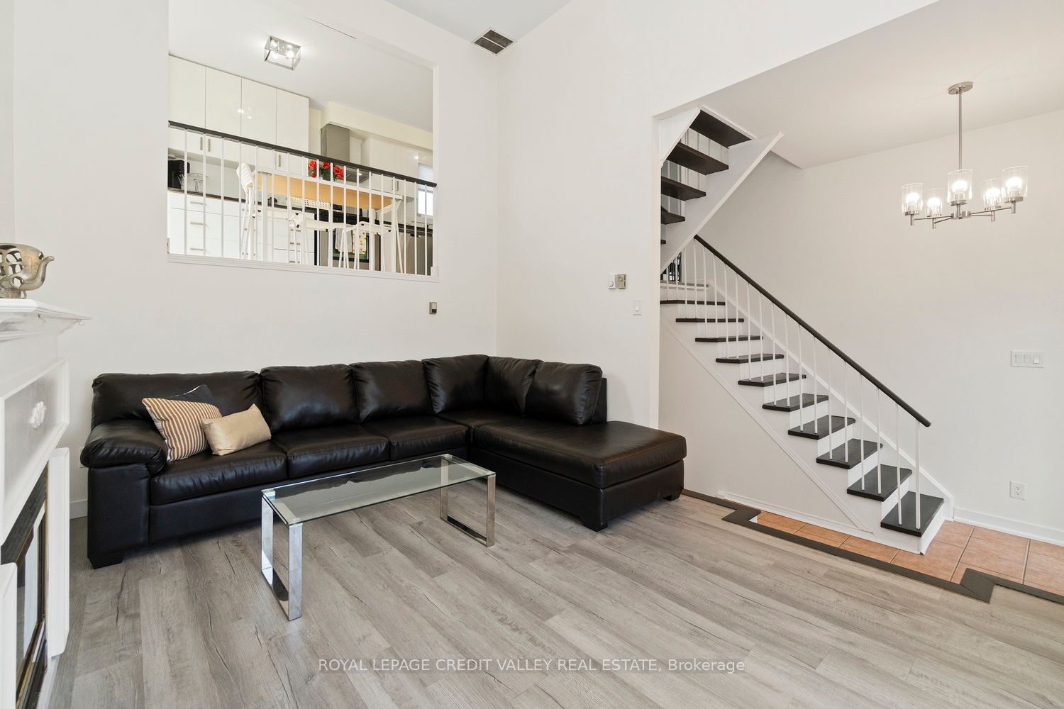13 Kinzie Lane