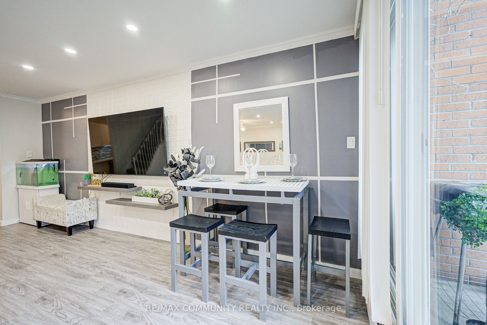 100 Mornelle Court, #1078