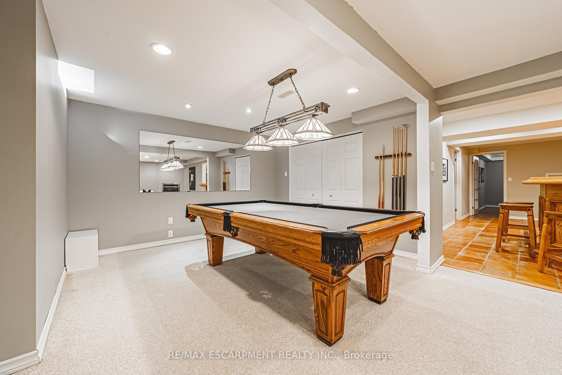 3 Bedrooms Condo at 3333 New,  Burlington For sale