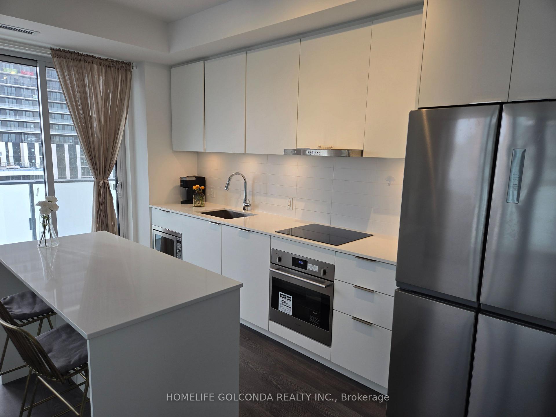 3 Bedrooms Condo at 7 Golden Lion, Toronto For sale