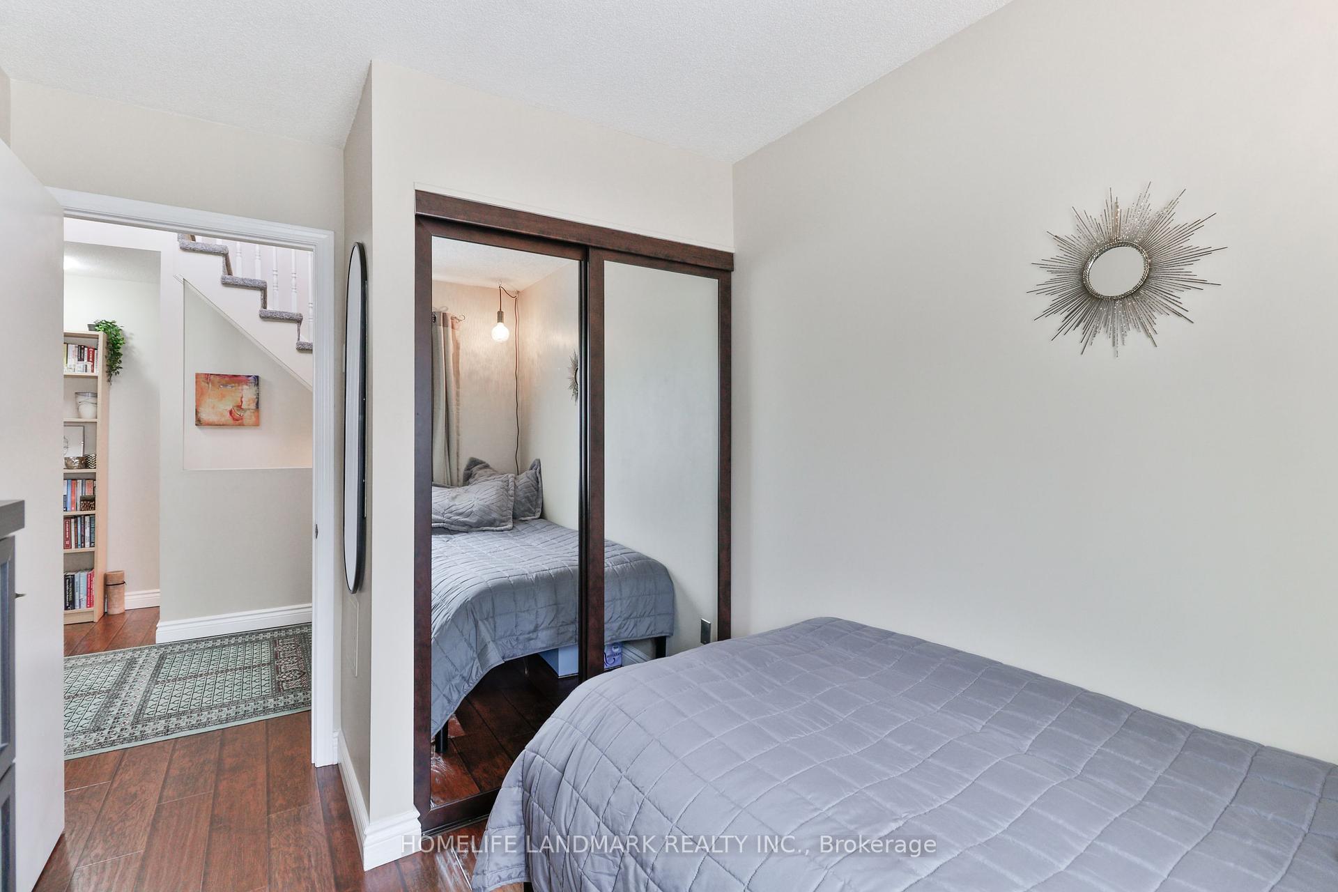 3 Bedrooms Condo at 26 Laidlaw, Toronto For sale