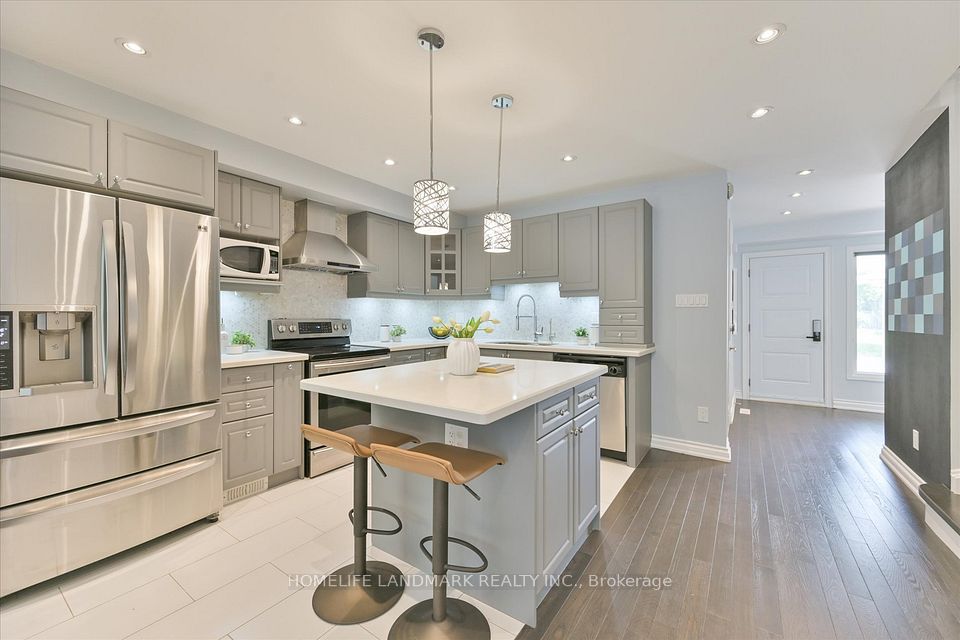 32 Queensmill