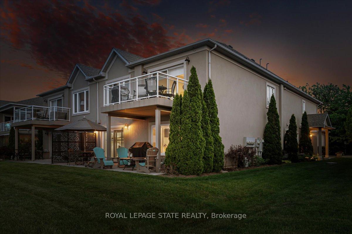2 Bedrooms Condo at 484 Millen,  Hamilton For sale