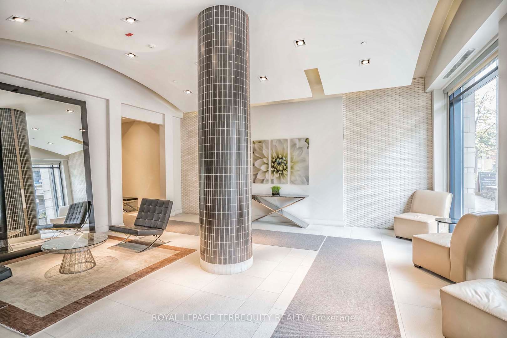 676 Sheppard Avenue E, #607