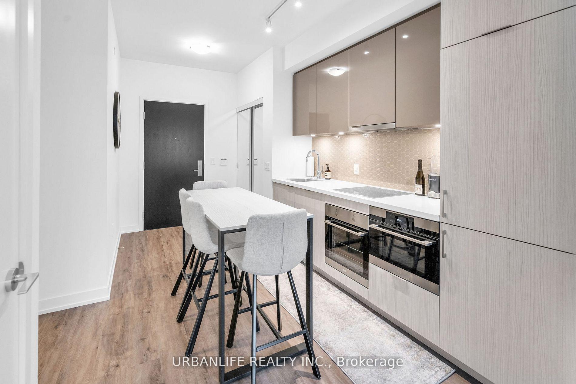 1 Bedroom Condo at 158 Front,  Toronto For sale