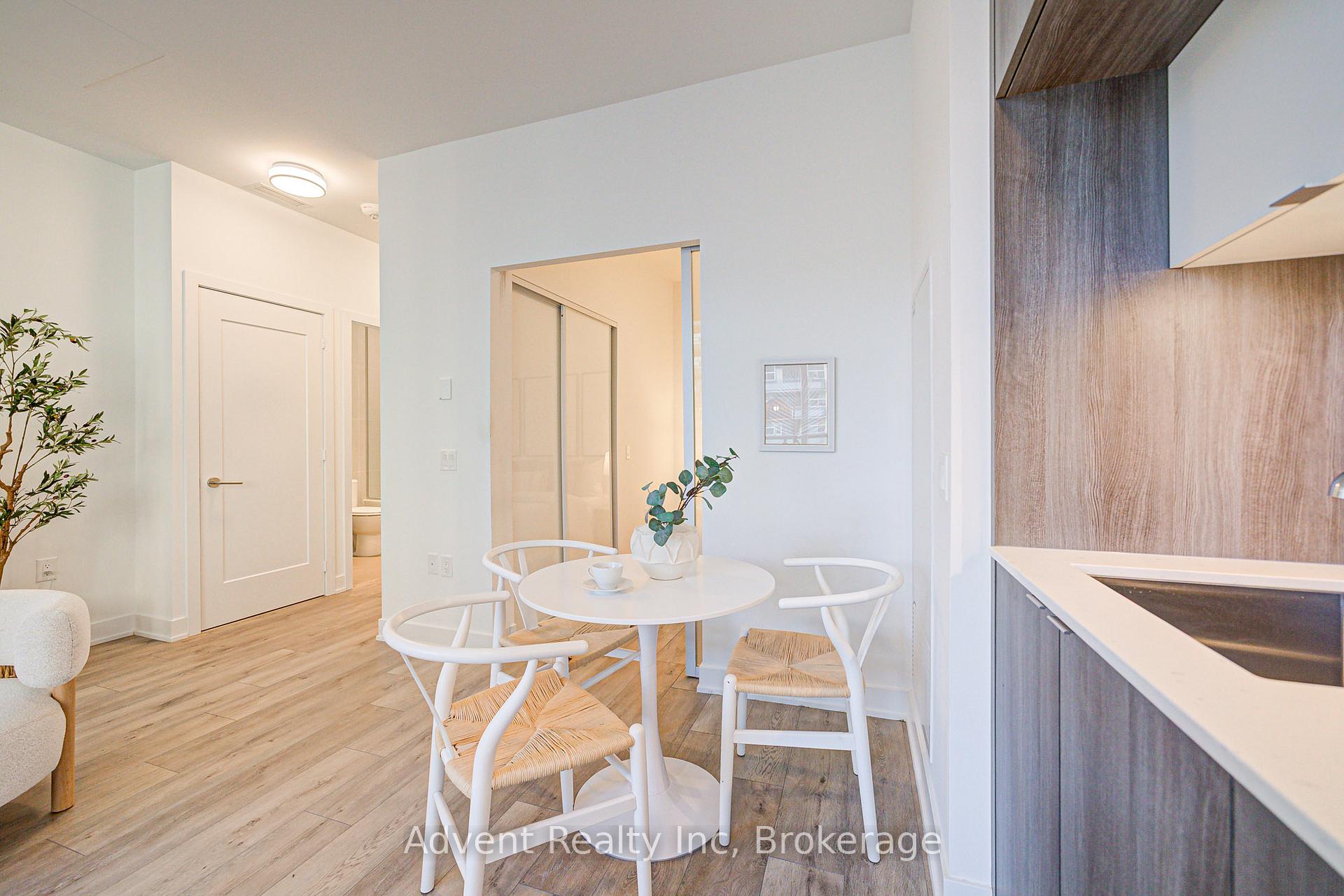 2 Bedrooms Condo at 585 Bloor,  Toronto For sale