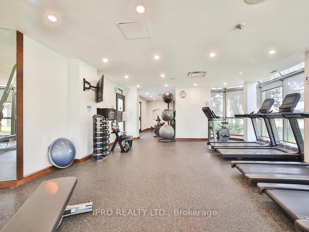 3 Bedrooms Condo at 330 Rathburn, Mississauga For sale