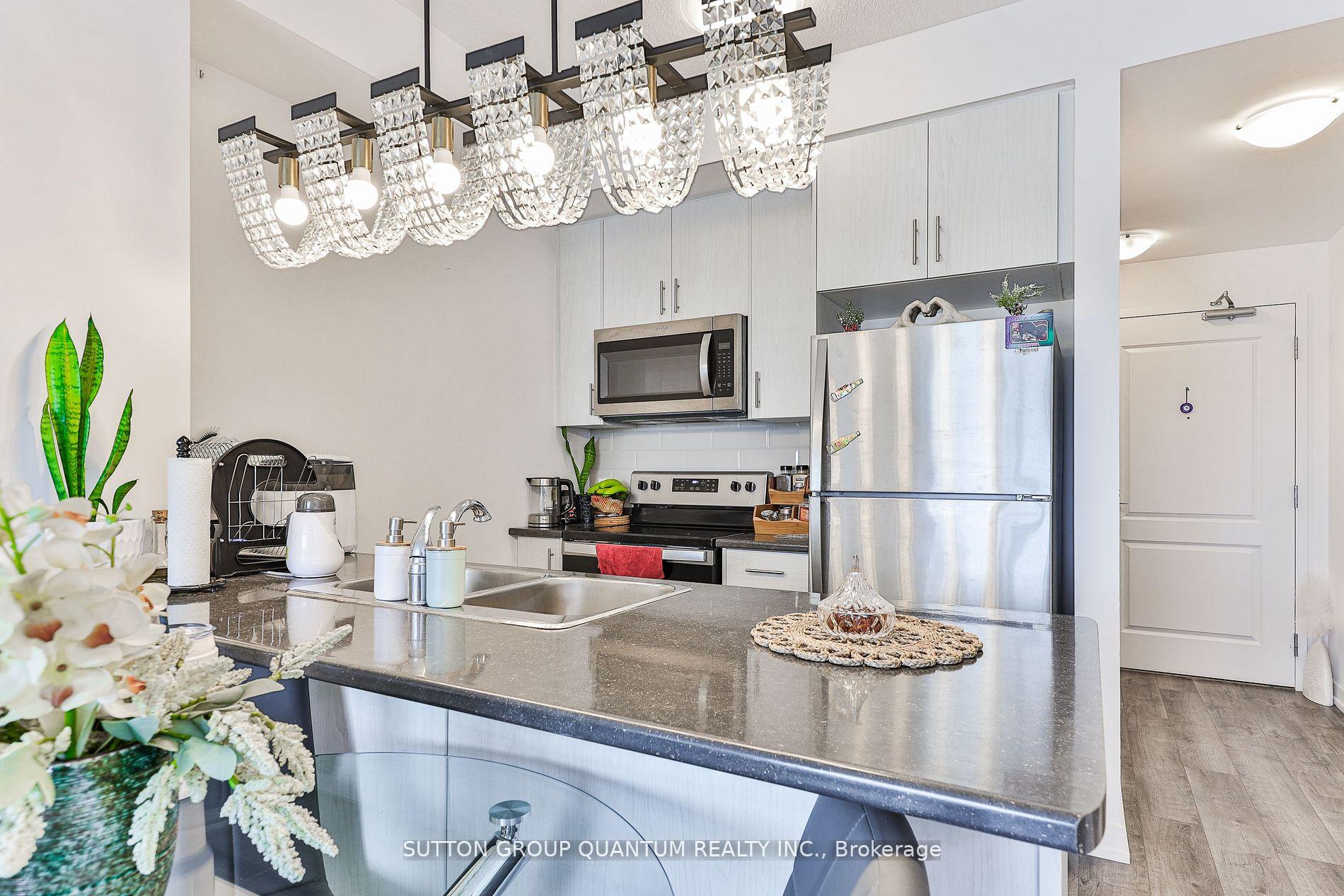 2 Bedrooms Condo at 470 Dundas, Hamilton For sale