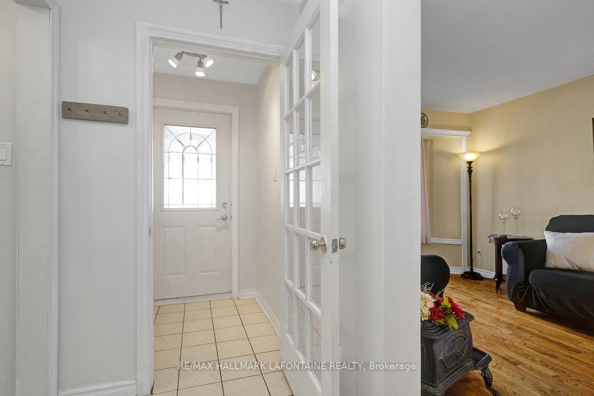 388 Mockingbird Drive, OrleansCumberlandandArea, ON K1E 2V4