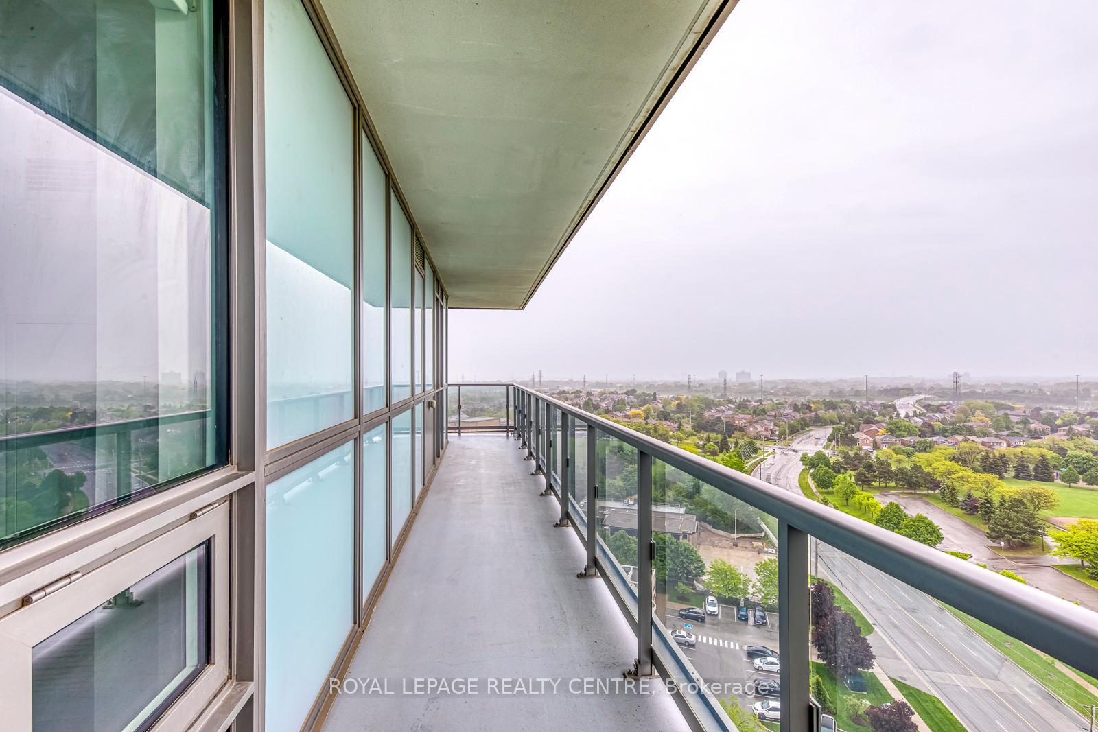 2 Bedrooms Condo at 4633 Glen Erin, Mississauga For sale