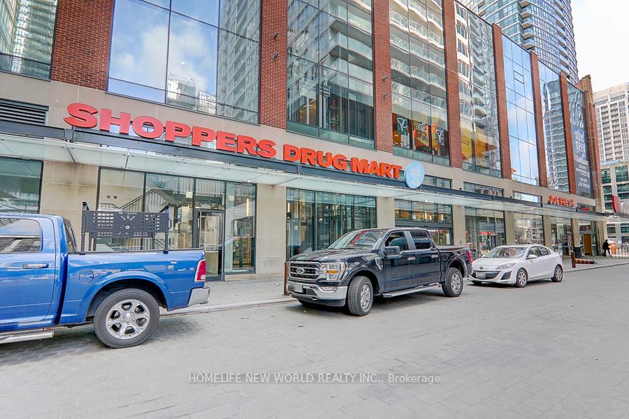 2 Bedrooms Condo at 17 Bathurst, Toronto For sale