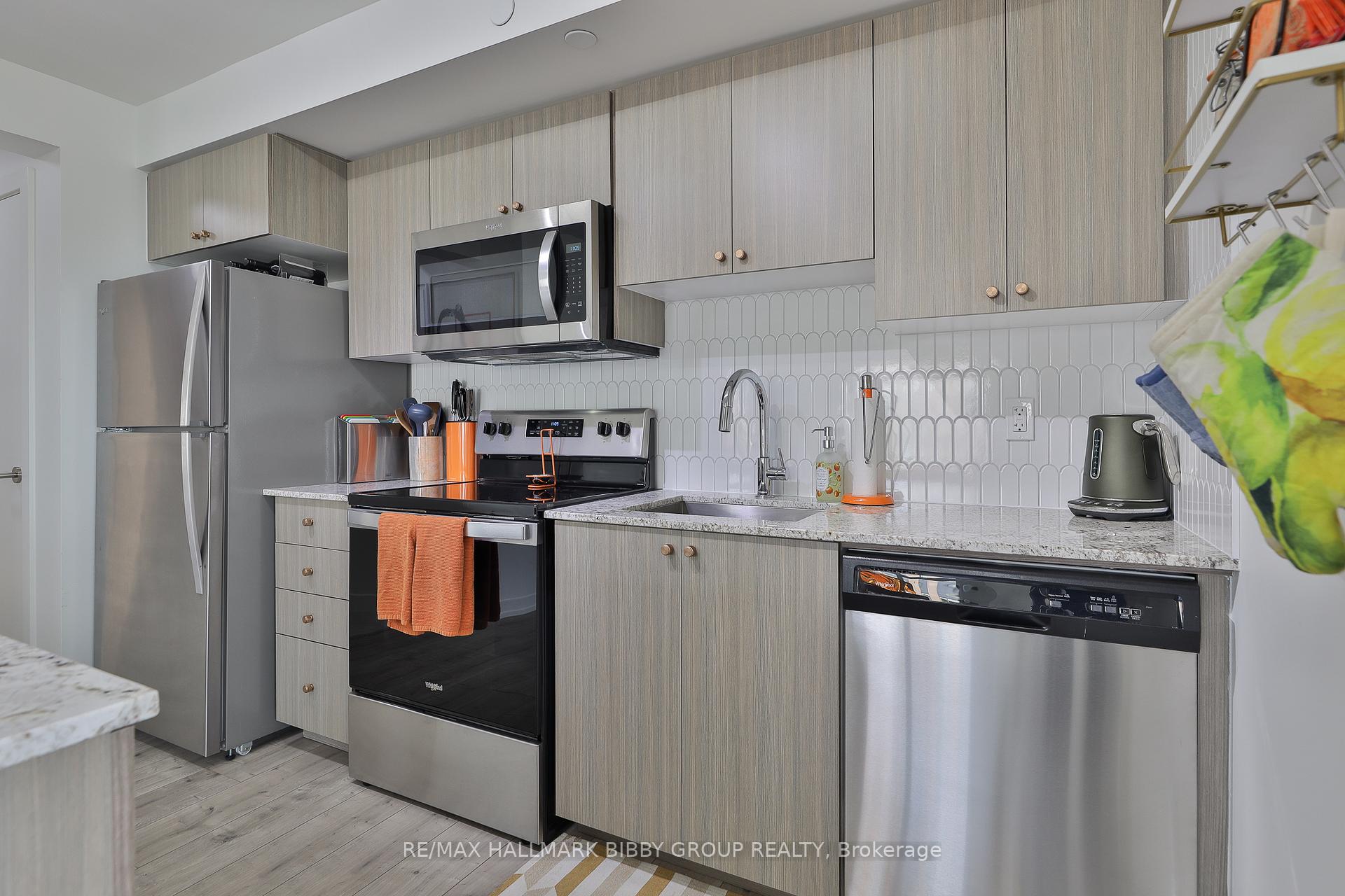 3 Bedrooms Condo at 10 Wilby, Toronto For sale