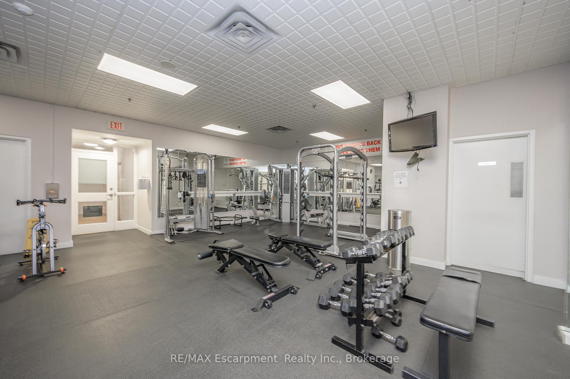 2 Bedrooms Condo at 250 MANITOBA, Toronto For sale