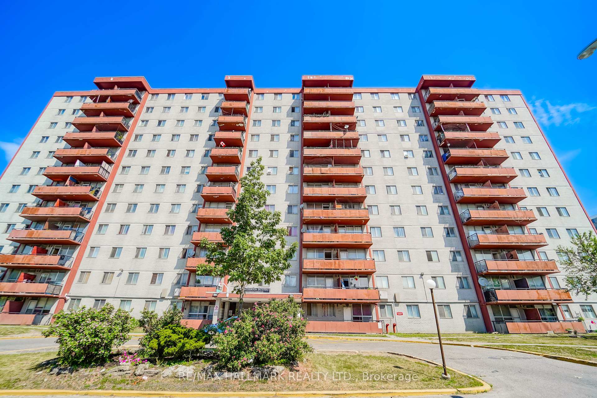 2 Bedrooms Condo at 50 LOTHERTON, Toronto For sale