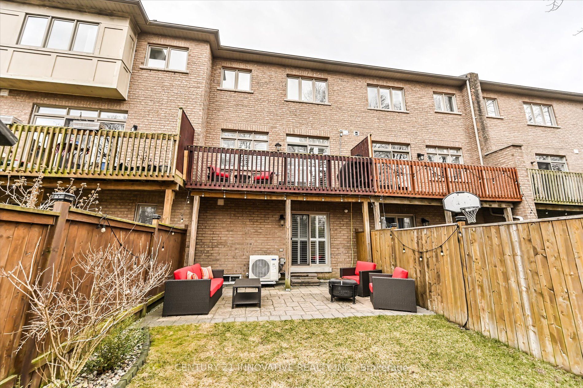 102 Stagecoach Circle, Toronto, ON M1C 0A1