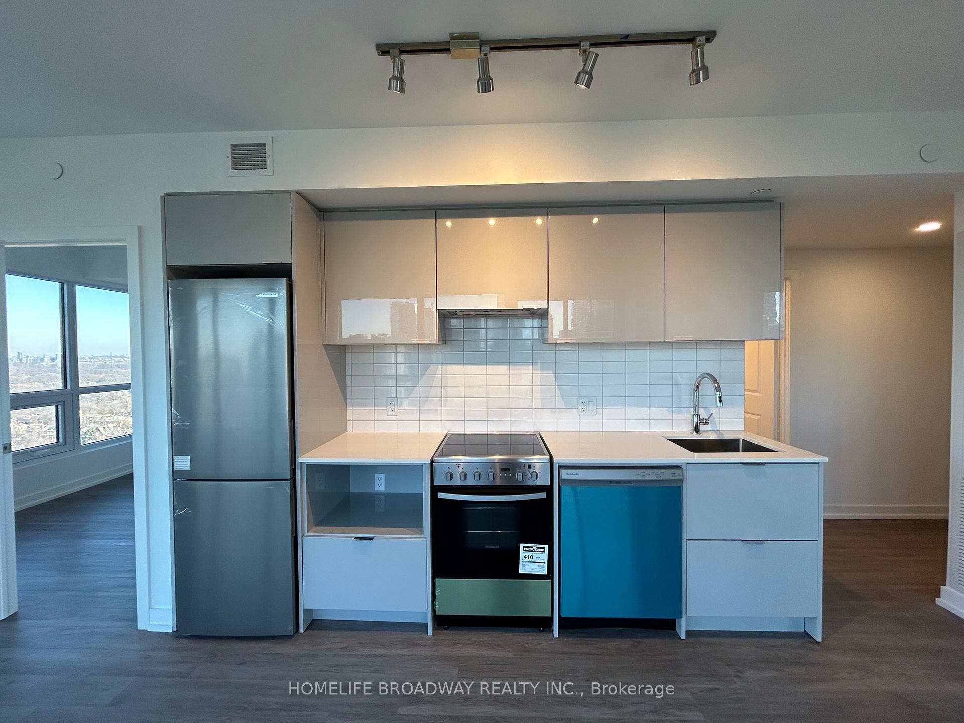 2 Bedrooms Condo at 395 Bloor, Toronto For sale