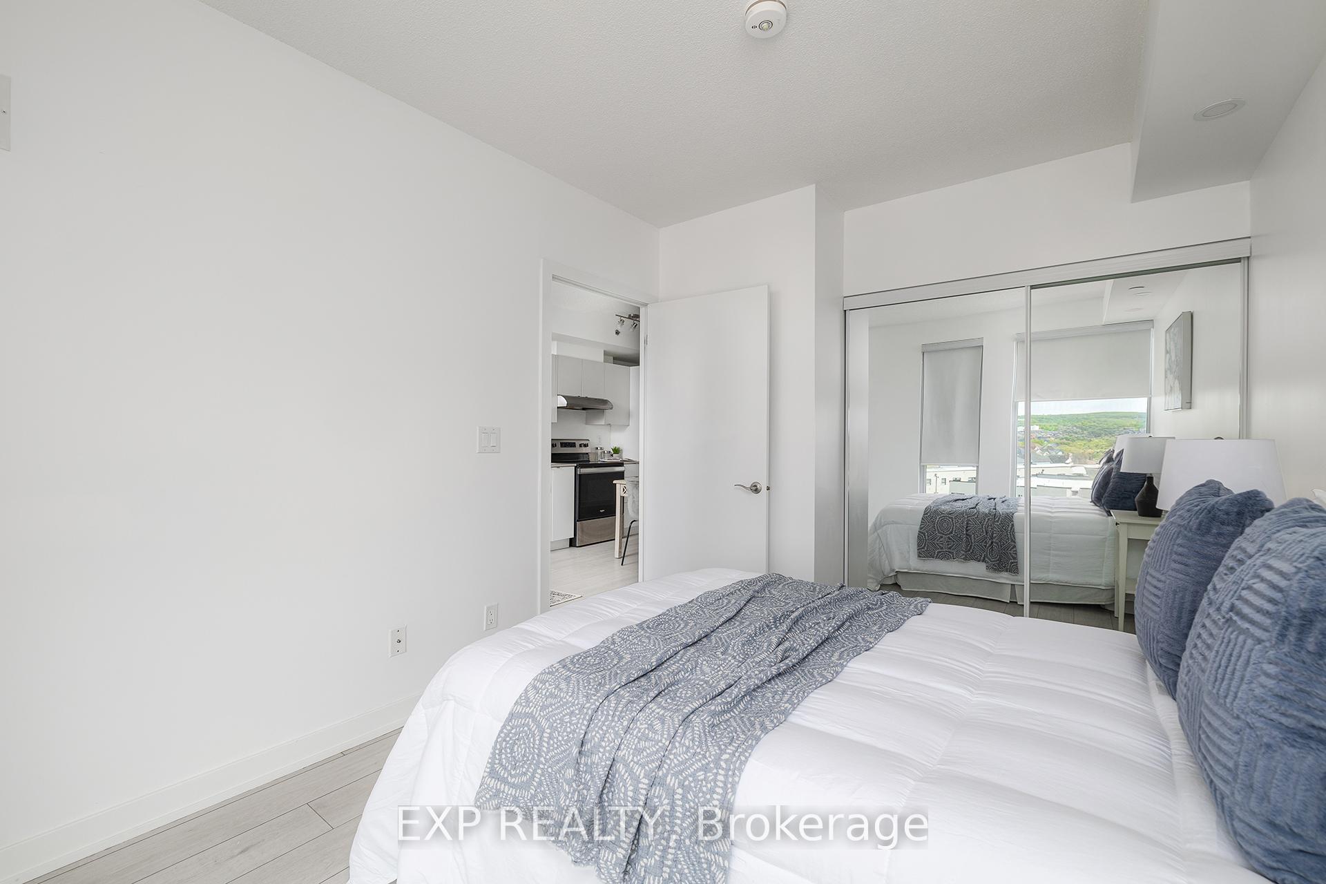 1 Bedroom Condo at 3200 Dakota, Burlington For sale